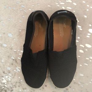 Black mesh Toms